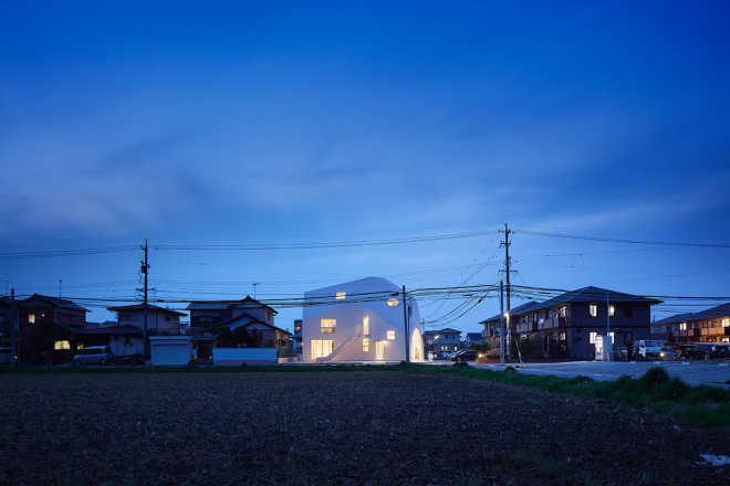 MAD Architects превратили двухэтажный японский жилой дом в причудливый детский сад