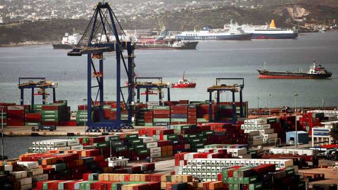 На этой неделе управление крупнейшим портом Греции перейдет к Китаю