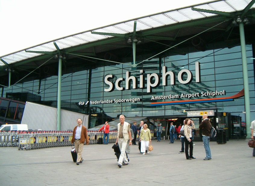 Расширение аэропорта Schiphol поручено Aecom